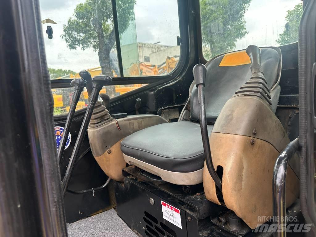 CAT 303 Mini bagri <7t