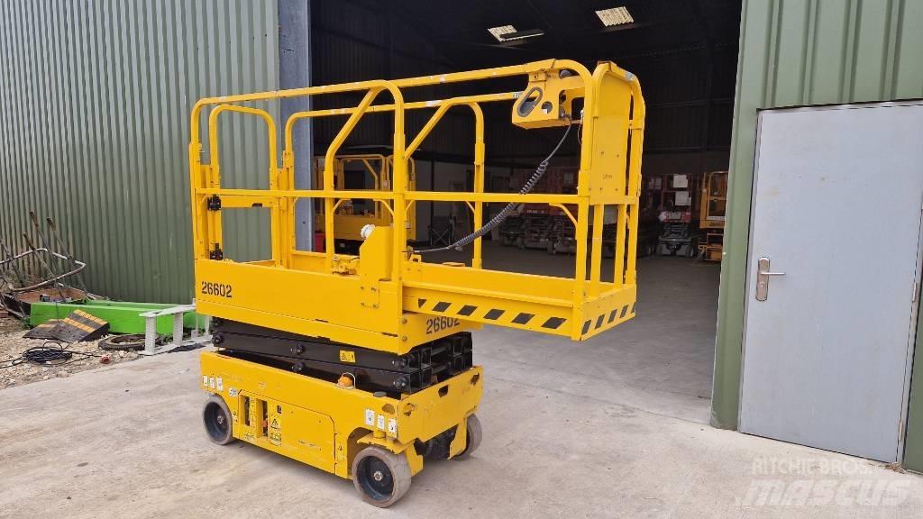 JCB S 1530 E Škarjaste dvižne ploščadi