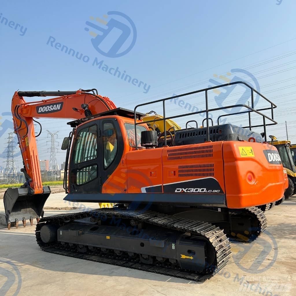 Doosan DX 300LC-9C Bagri goseničarji