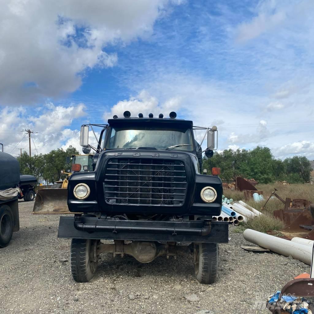 Ford 6 x 6 Tovornjaki za vodo