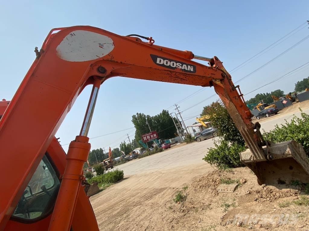Doosan DH80 Bagri goseničarji
