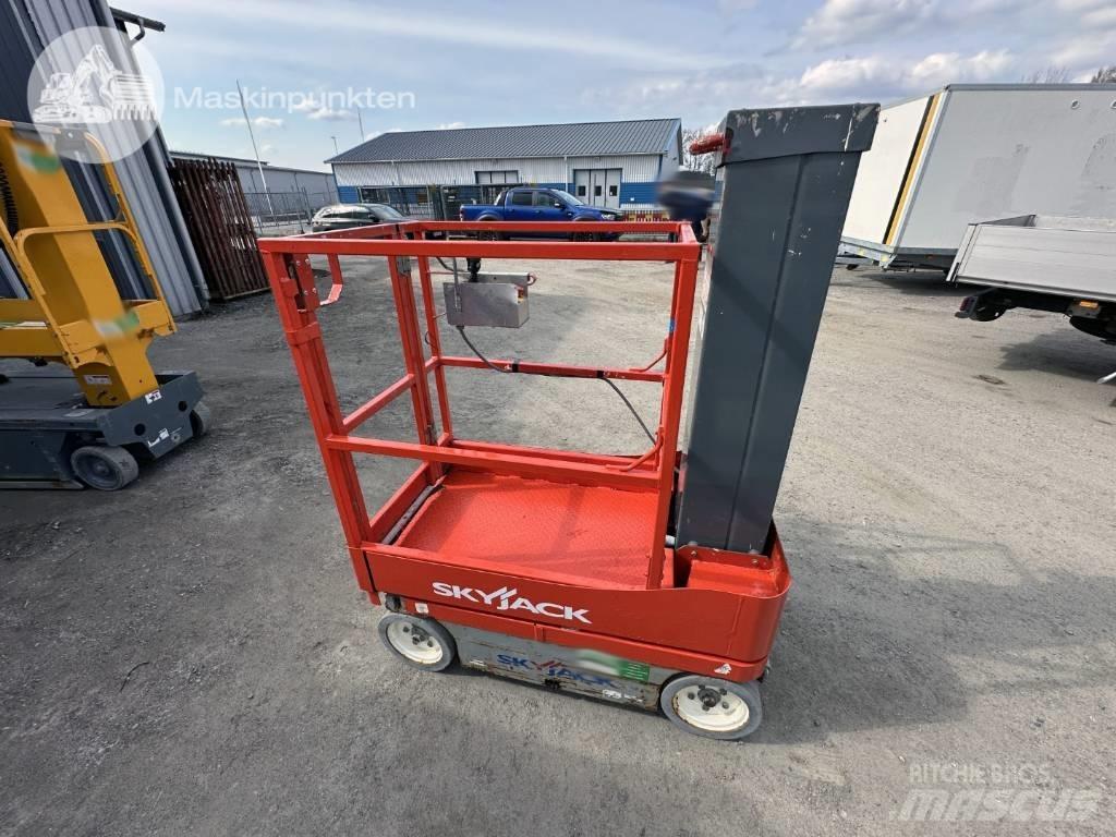 SkyJack SJ 12 Vertikalna dvigala