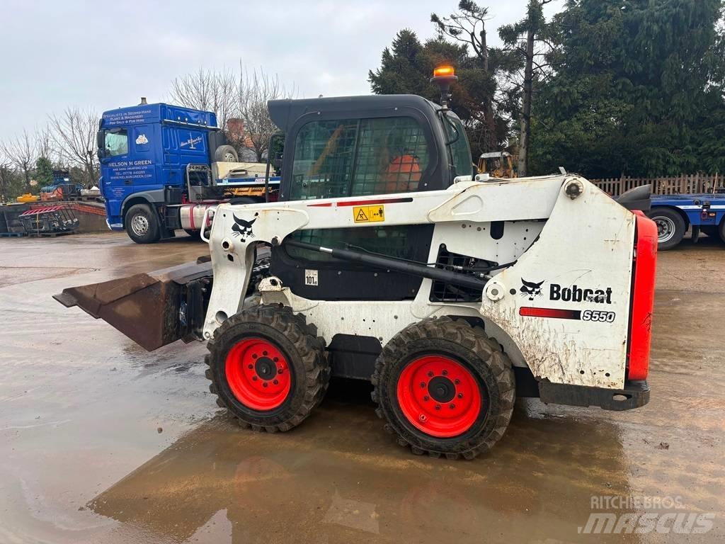 Bobcat S550 Skid steer mini nakladalci