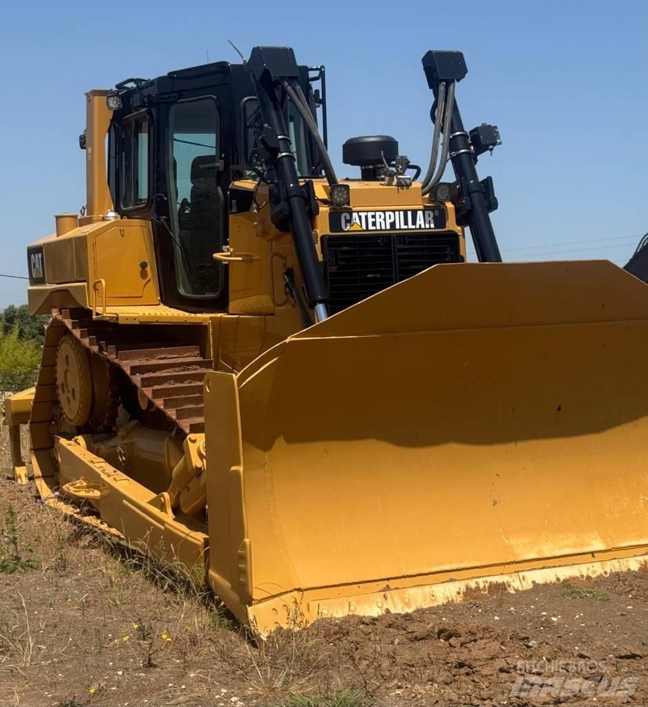 CAT D 6 T XL Buldožerji goseničarji