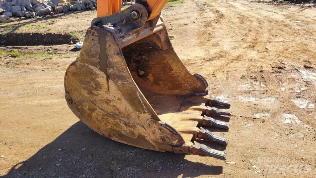 Doosan DX 225 LCA Bagri goseničarji
