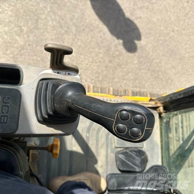 JCB 220X Bagri goseničarji