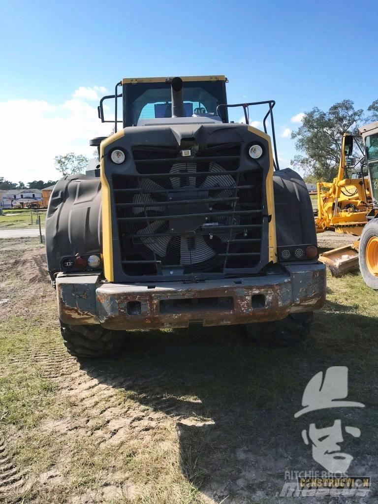 Komatsu WA380 Kolesni nakladalci