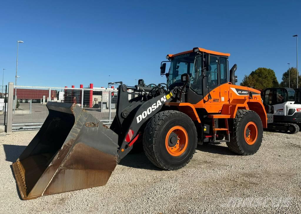 Doosan DL 220-5 Kolesni nakladalci
