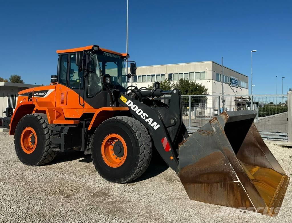 Doosan DL 220-5 Kolesni nakladalci