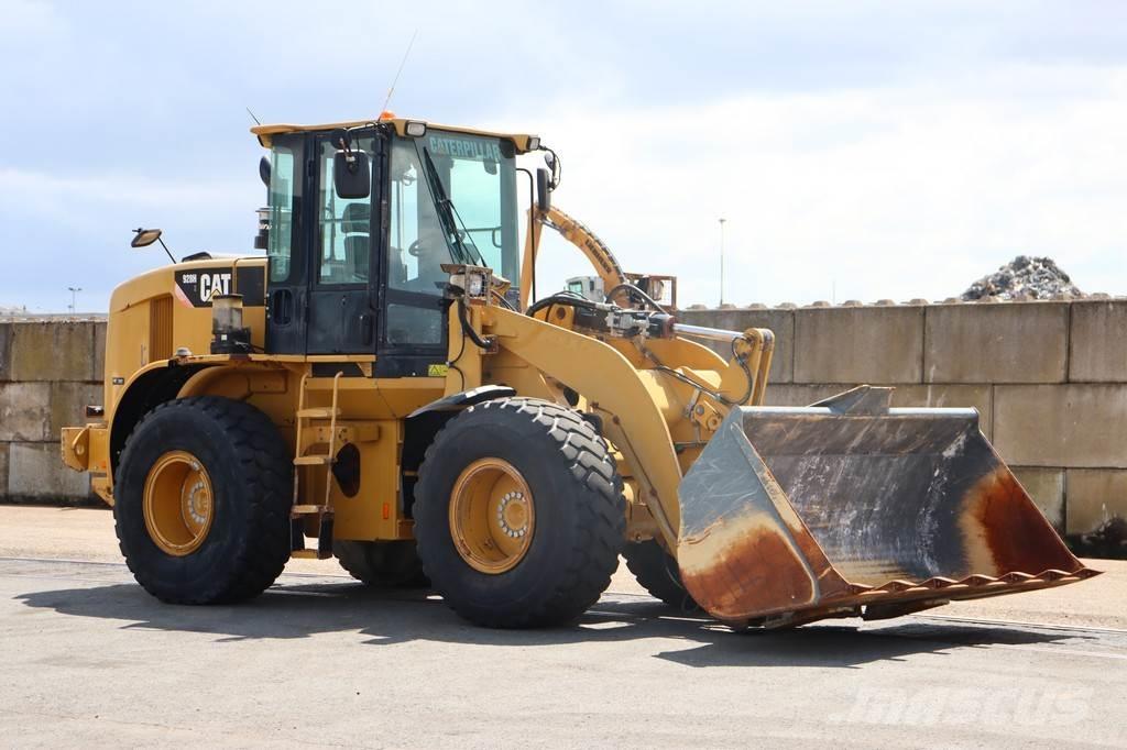 CAT 928H Kolesni nakladalci