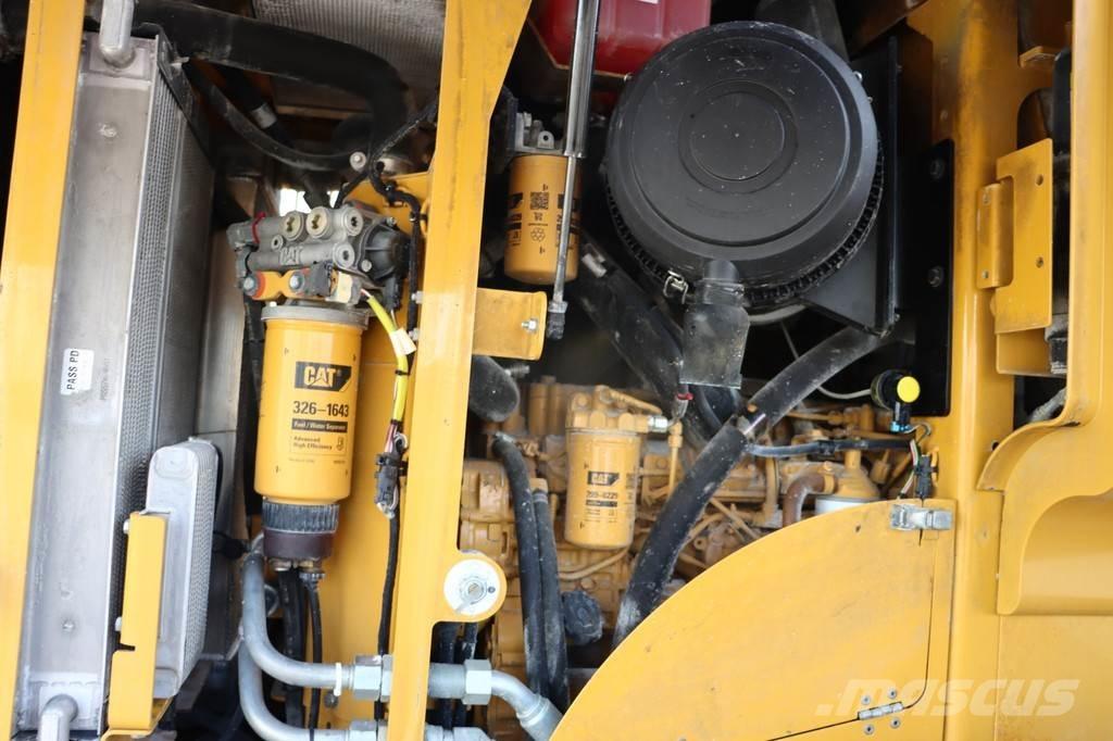 CAT 928H Kolesni nakladalci