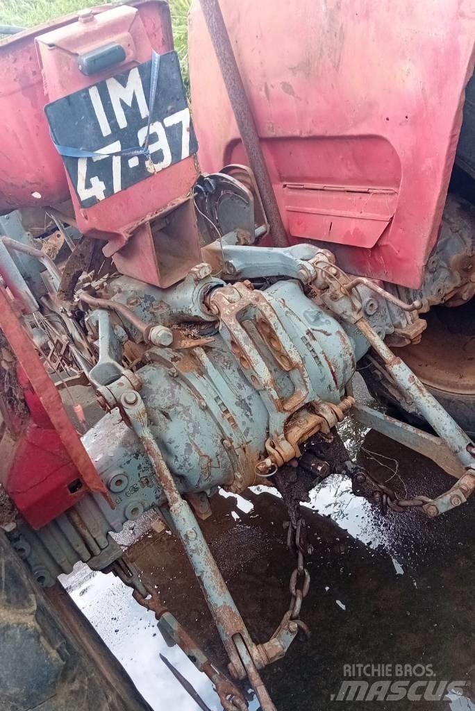 Massey Ferguson 165 Traktorji