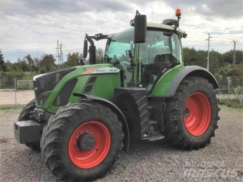Fendt 716 Vario Traktorji