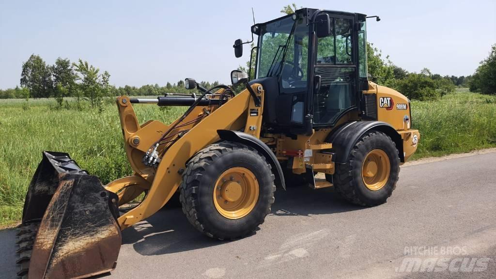 CAT 908M Kolesni nakladalci