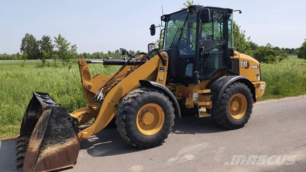 CAT 908M Kolesni nakladalci