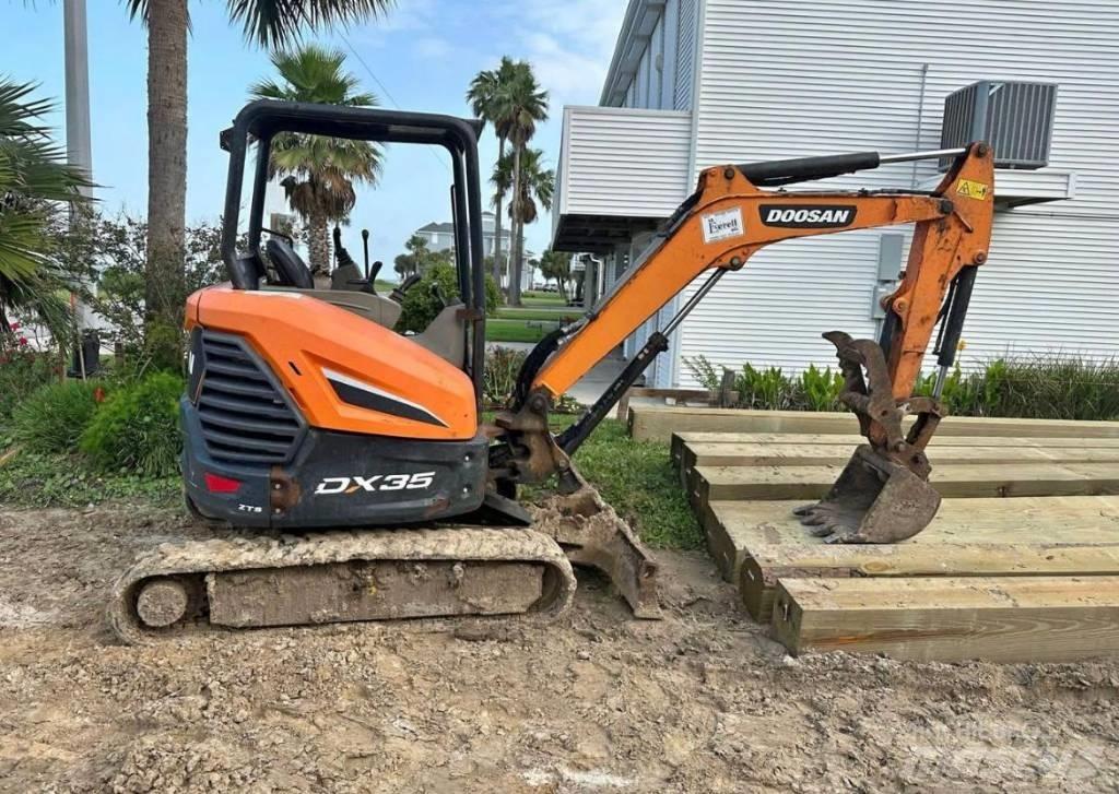 Doosan DX 35 Mini bagri <7t