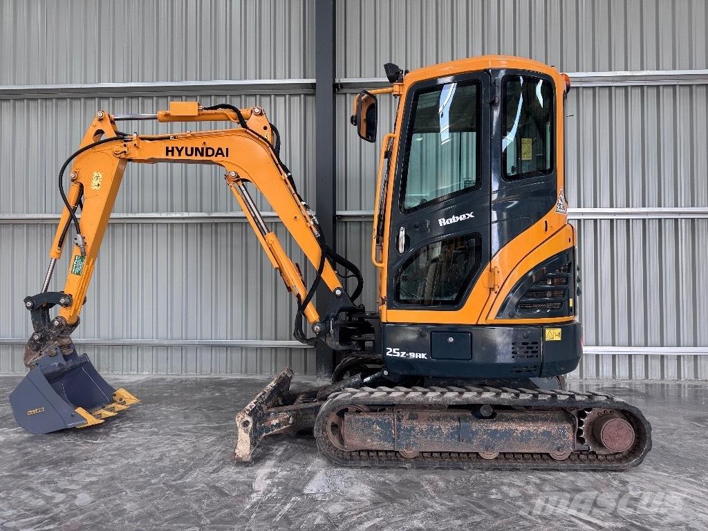 Hyundai R25Z-9 AK Mini bagri <7t