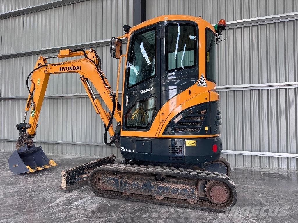 Hyundai R25Z-9 AK Mini bagri <7t