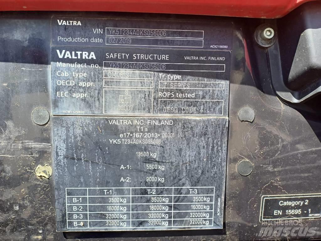 Valtra T 234 A Traktorji
