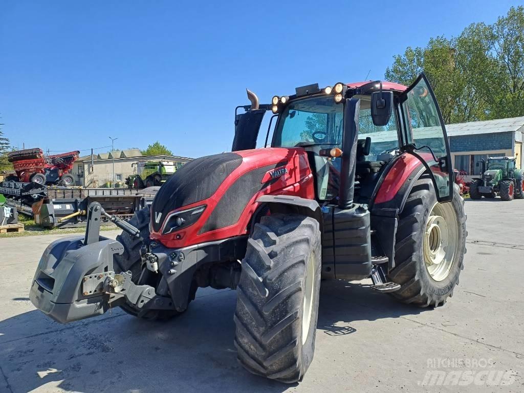 Valtra T 234 A Traktorji