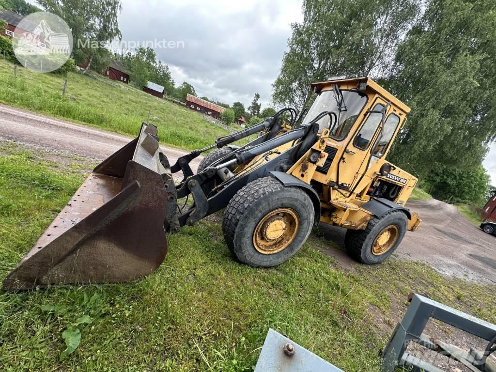Volvo BM 4300 Kolesni nakladalci