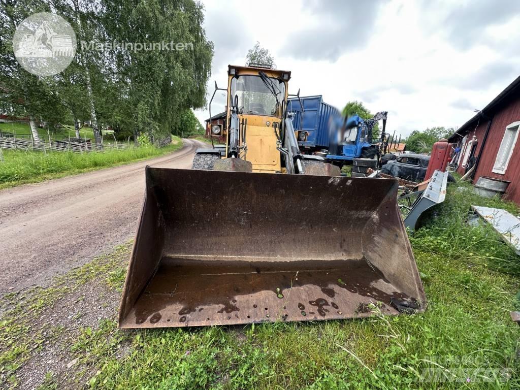Volvo BM 4300 Kolesni nakladalci