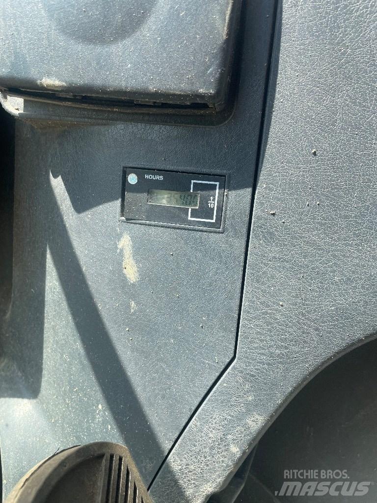 Hyundai 55w9a Bagri na kolesih