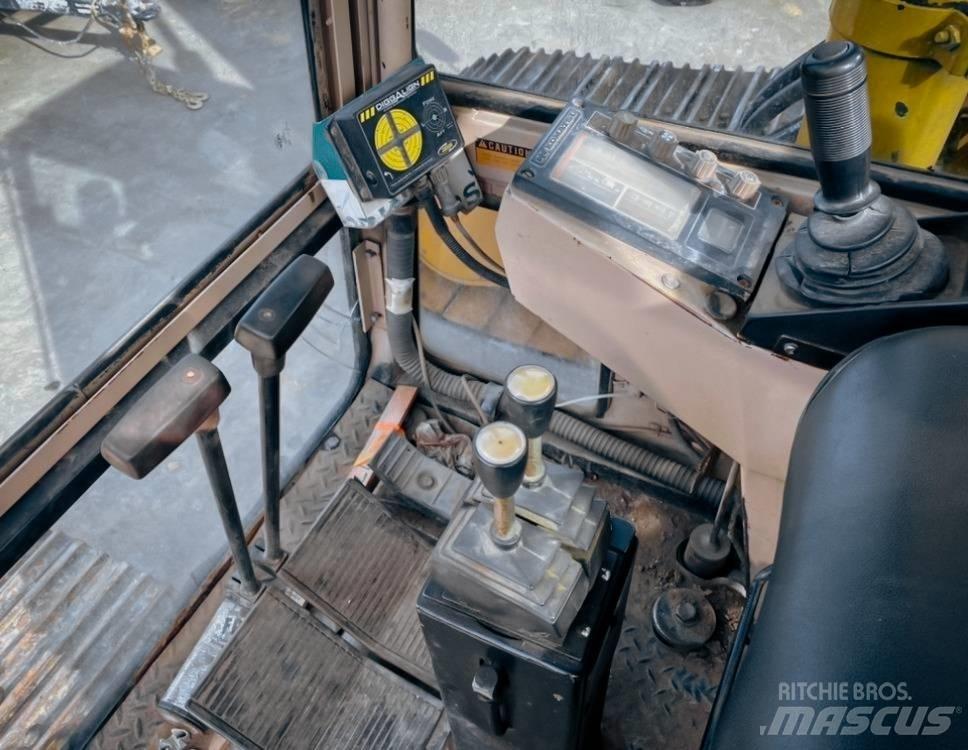Komatsu PC 200 LC-3 Bagri goseničarji