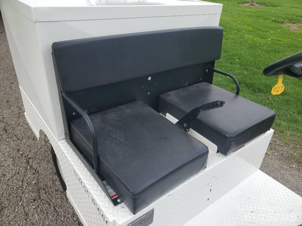 Taylor-Dunn R380 Vlečna vozila