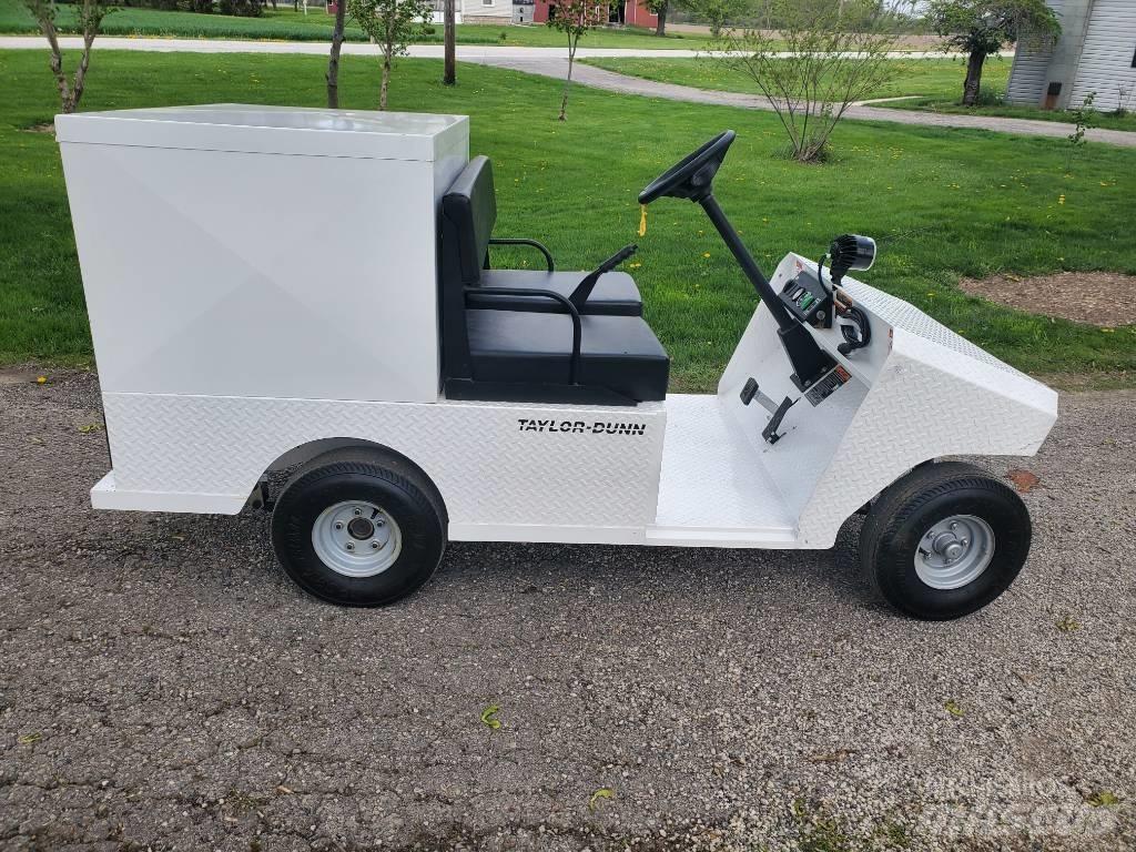 Taylor-Dunn R380 Vlečna vozila