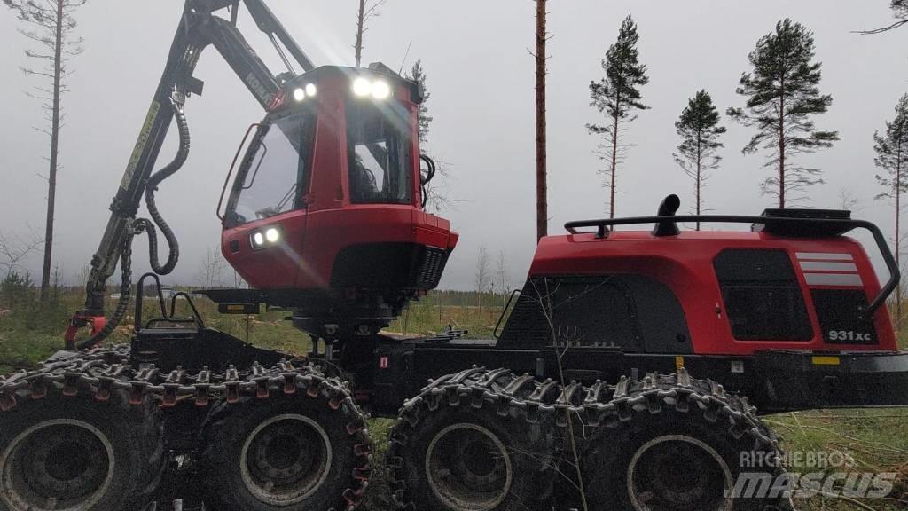 Komatsu 931 XC Harvesterji