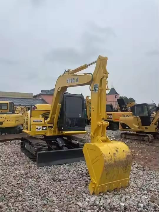 Komatsu PC70-8 Midi bagri 7t – 12t