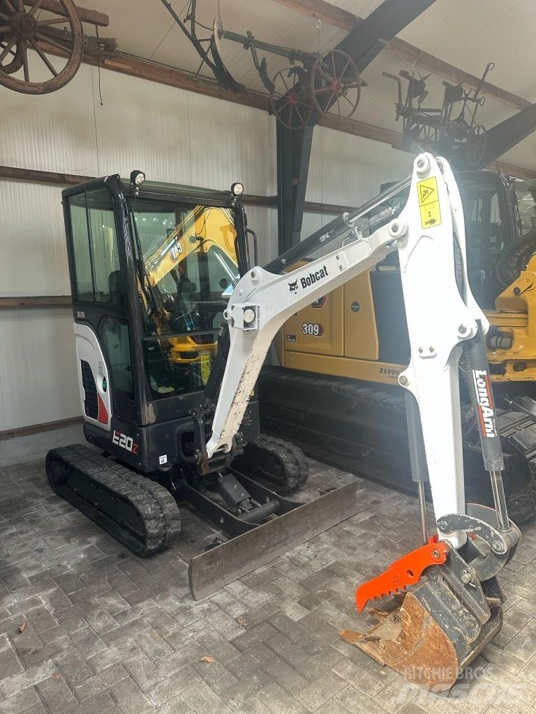 Bobcat E 20 Z Mini bagri <7t