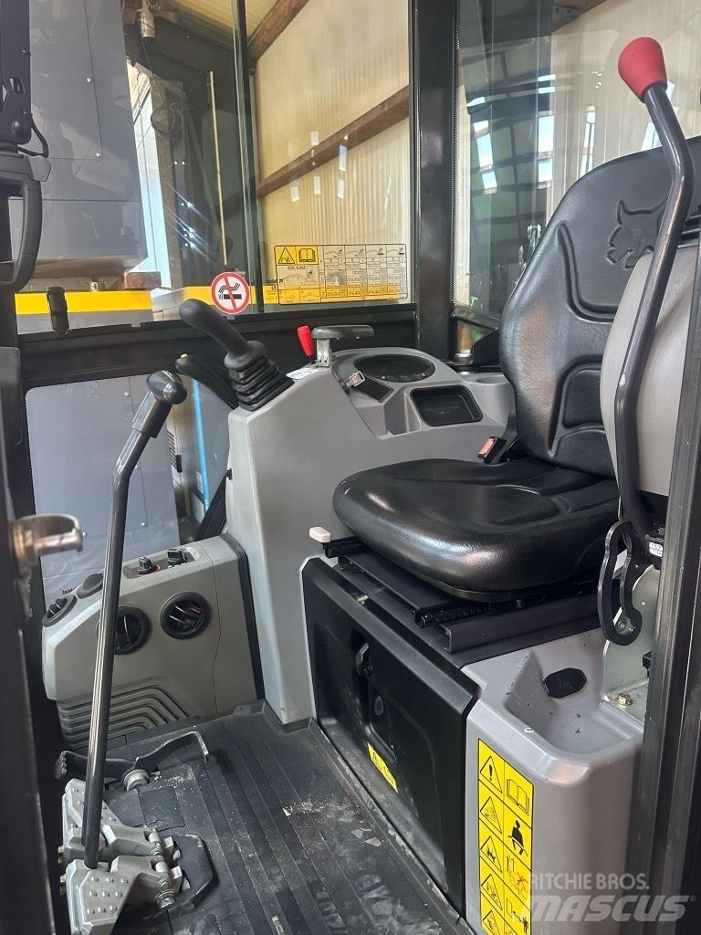 Bobcat E 20 Z Mini bagri <7t