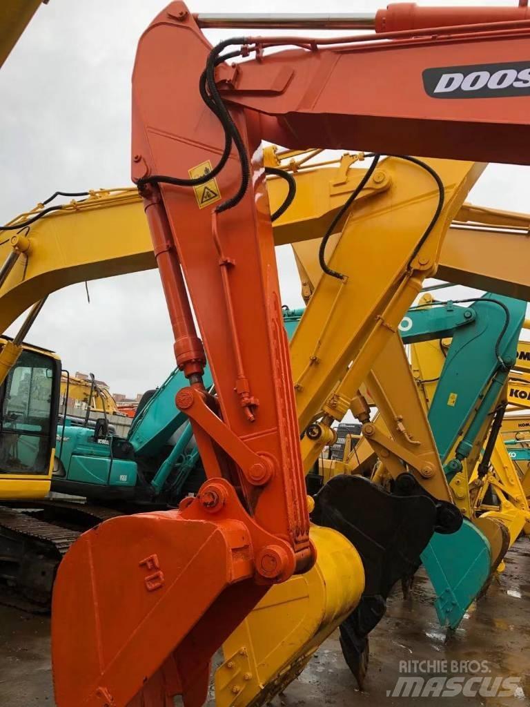 Doosan 225 LC Bagri goseničarji