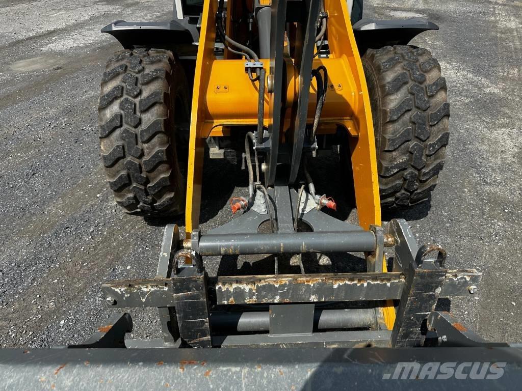 Liebherr 504 Compact Kolesni nakladalci