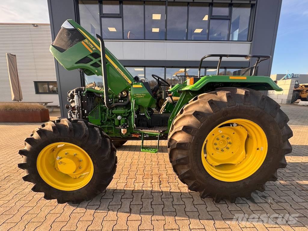 John Deere 5075 E Traktorji