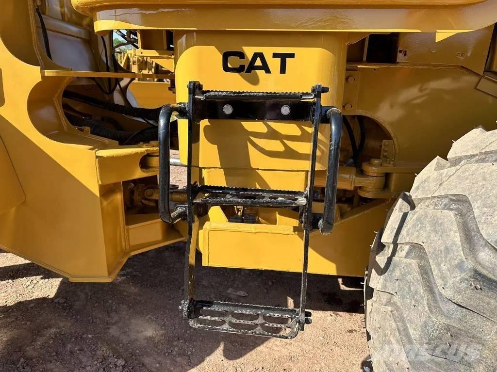 CAT 966H Kolesni nakladalci