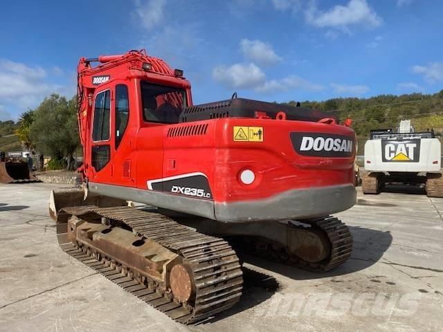 Doosan DX 235 LC Bagri goseničarji