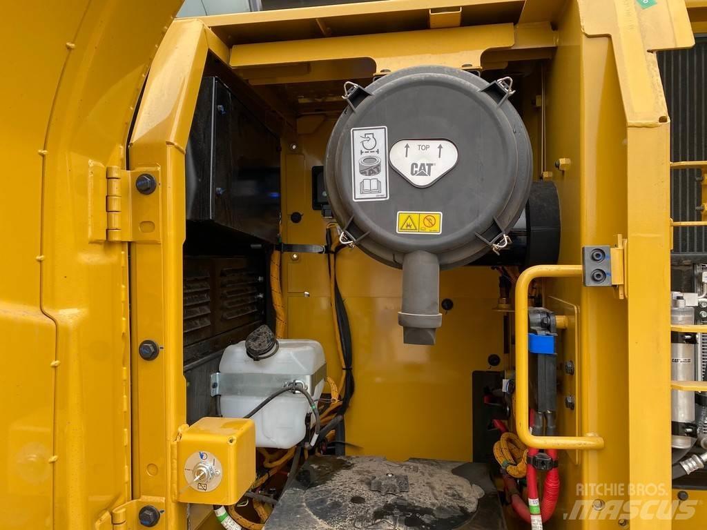 CAT 323D3 Bagri goseničarji
