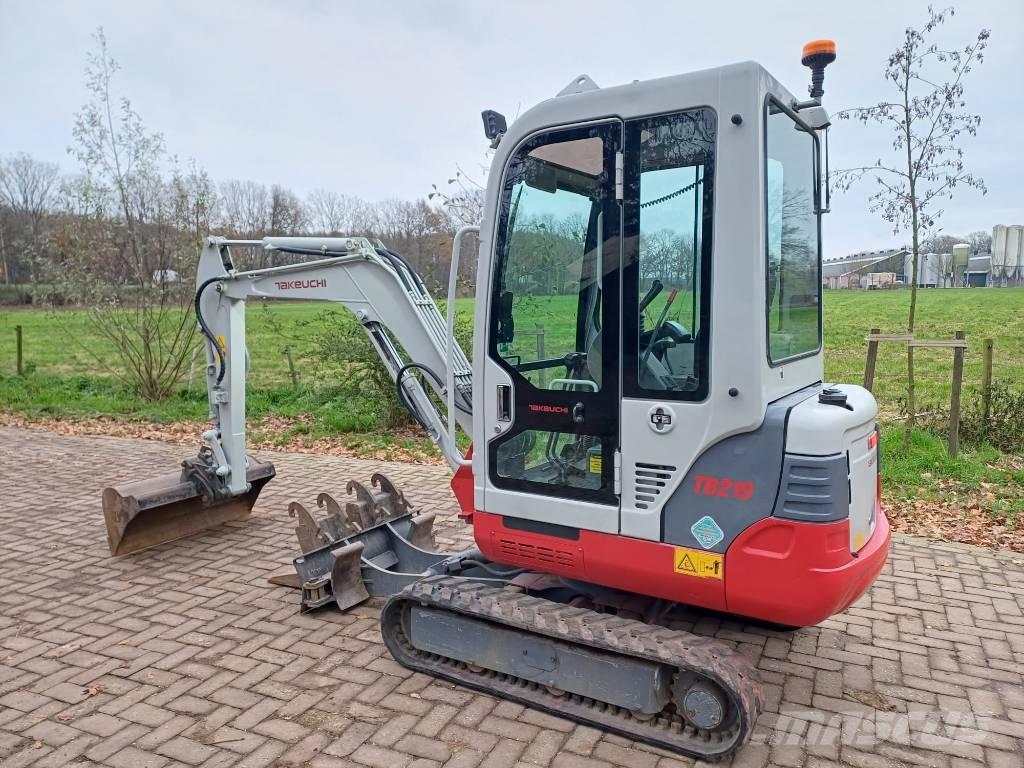 Takeuchi TB 219 Mini bagri <7t