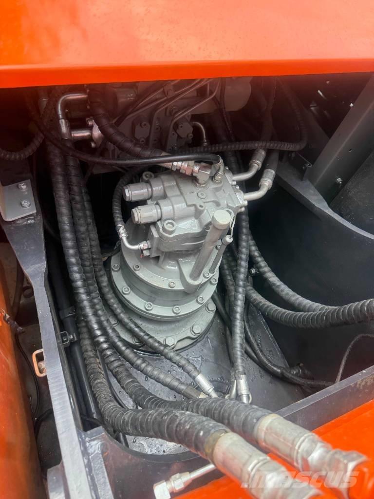 Hitachi ZX200 Bagri goseničarji