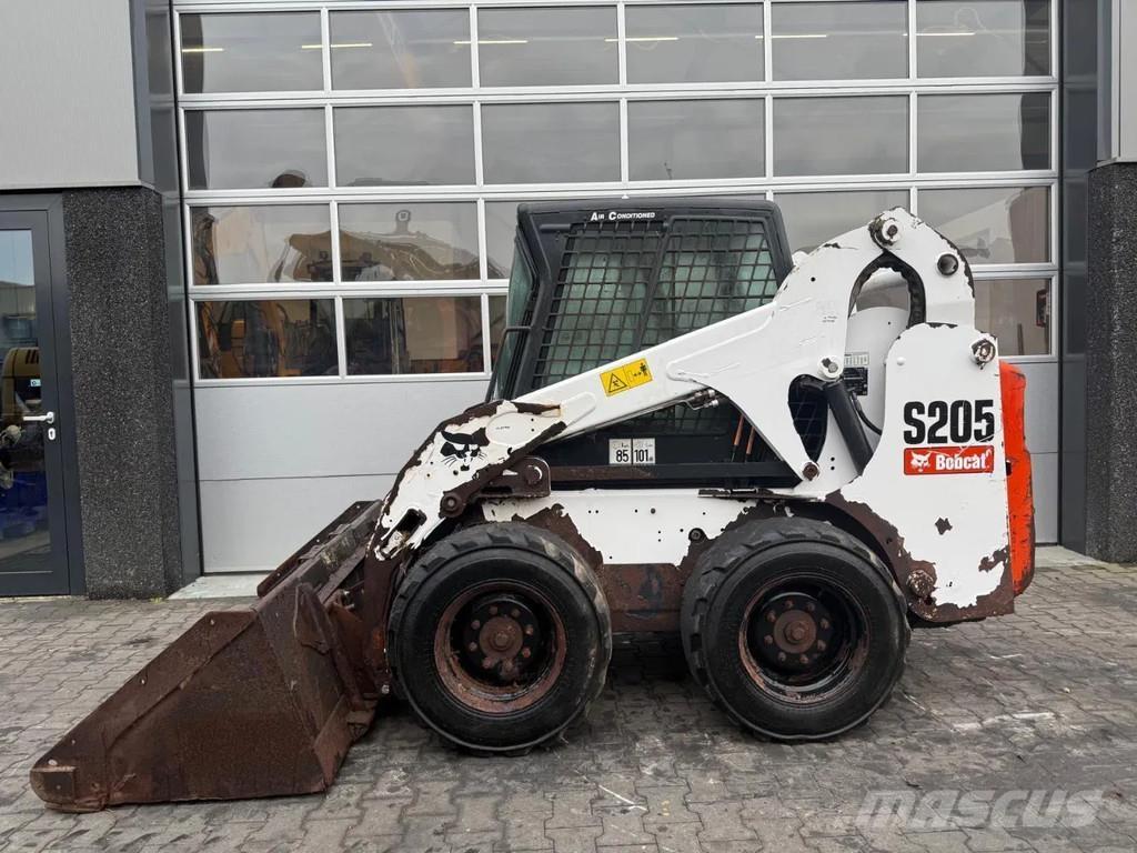 Bobcat S205 Skid steer mini nakladalci