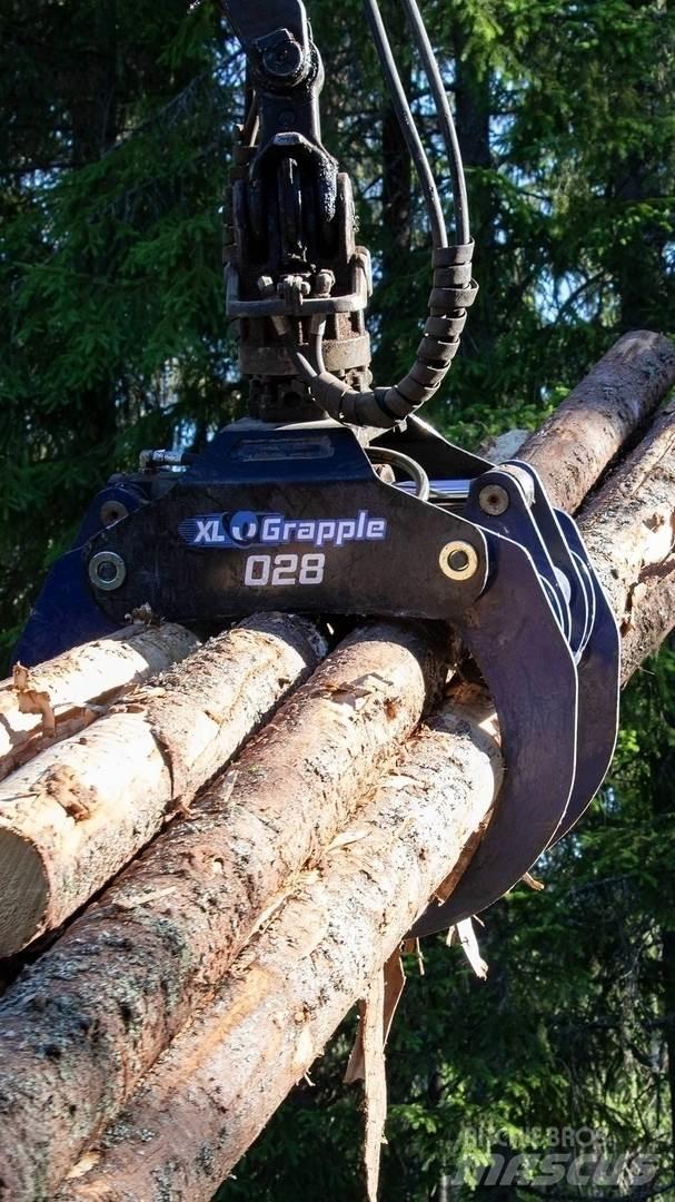  XL Grapple 028 Grabeži