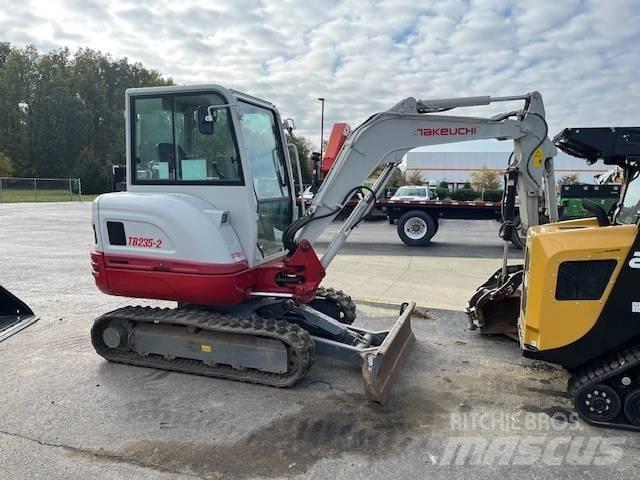 Takeuchi TB235 Mini bagri <7t