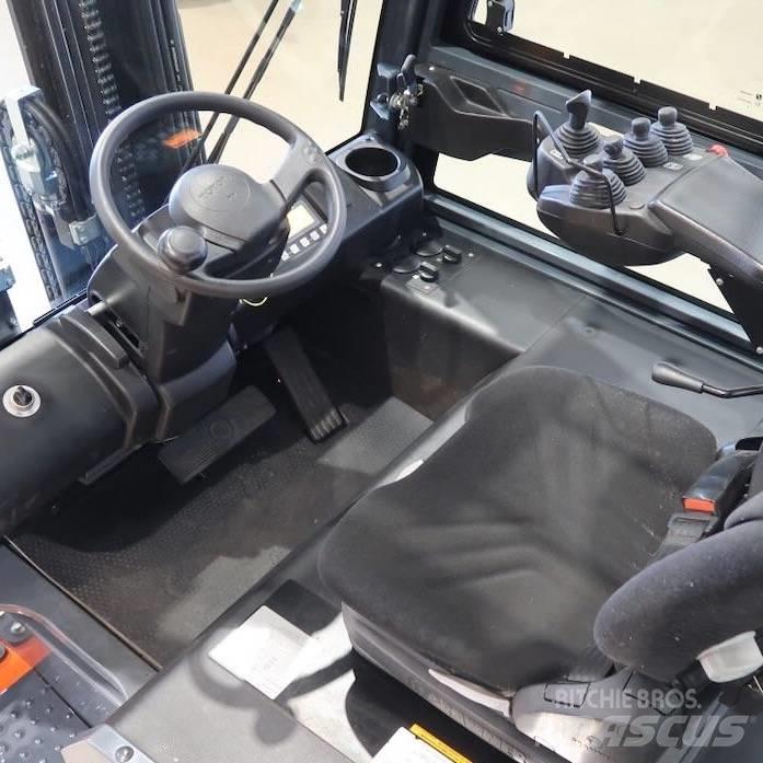 Toyota 8FBMT30 Električni viličarji