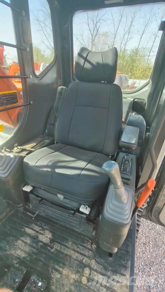 Hitachi ZX 210-3 Bagri goseničarji