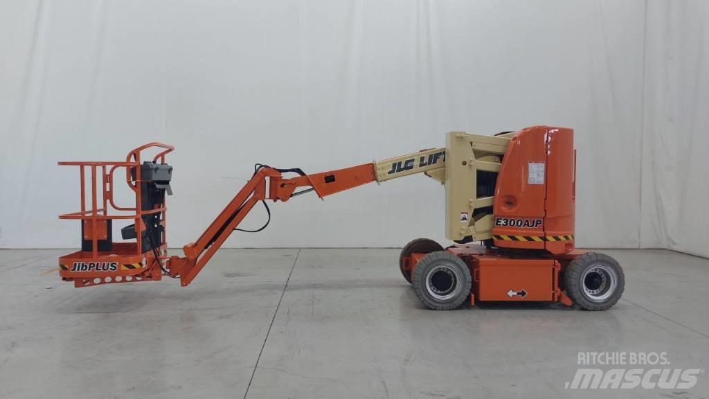 JLG E300AJP Zglobne dvižne ploščadi