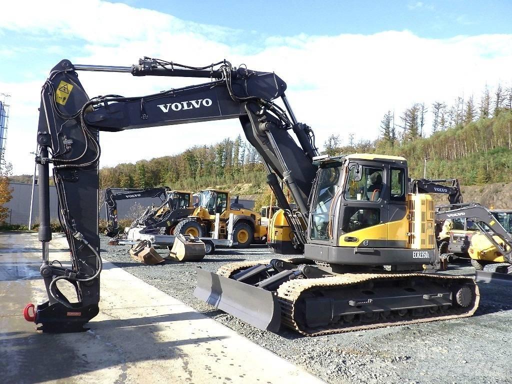 Volvo ECR 235 D Bagri goseničarji