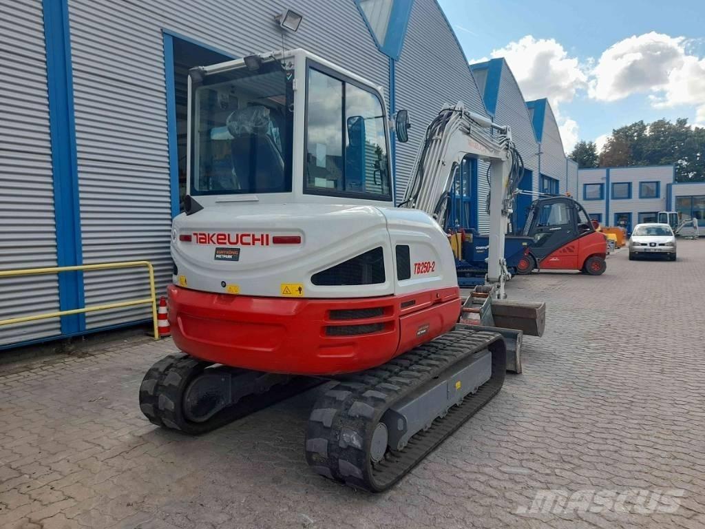 Takeuchi TB 250-2 Mini bagri <7t